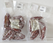 Carica l'immagine nel visualizzatore di Gallery, Salsiccia nostrale stagionata della Chiana sotto vuoto 600gr